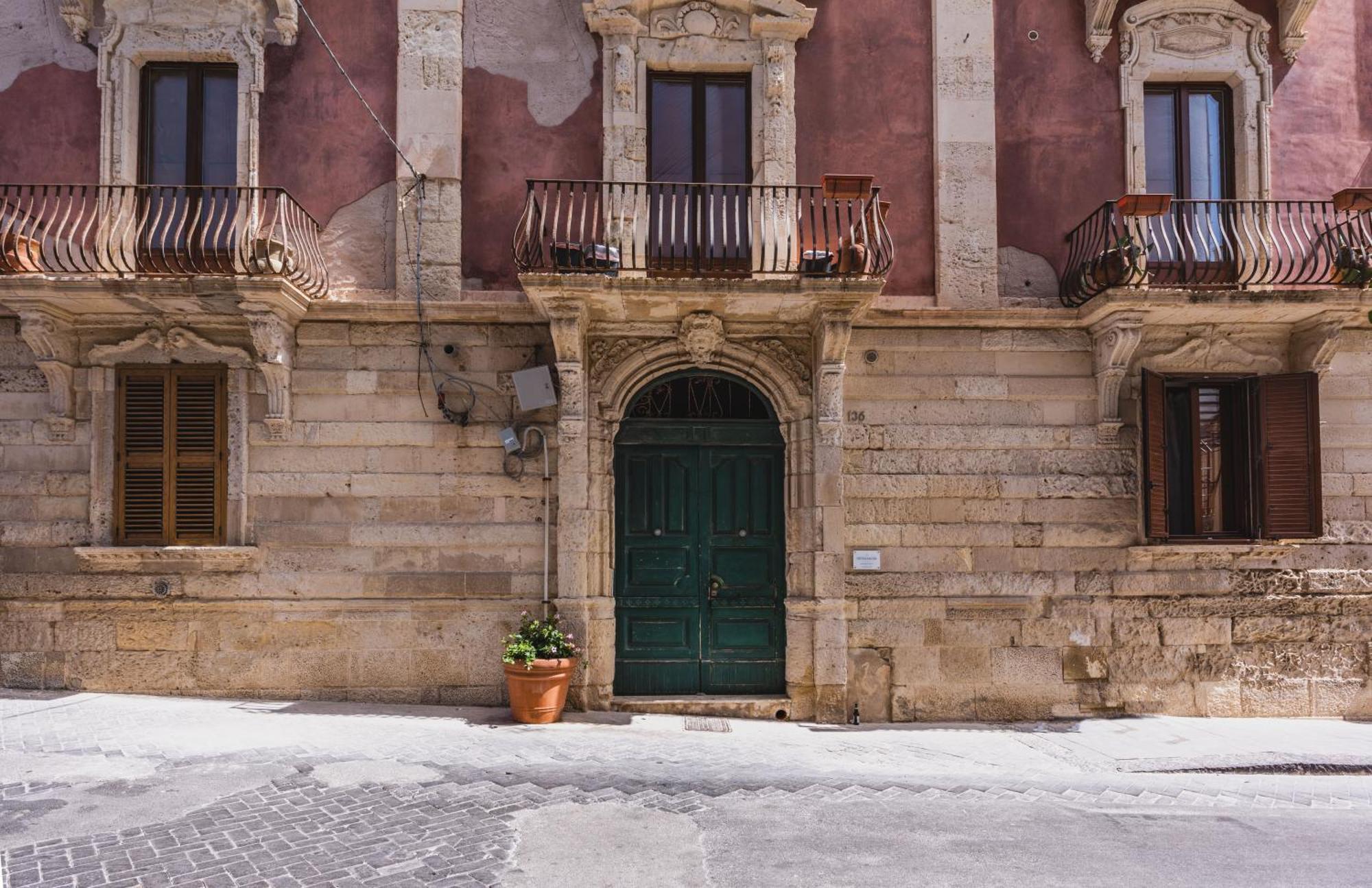 Palazzo Bozzanca Apartments By Wonderful Italy Syracuse Exterior photo