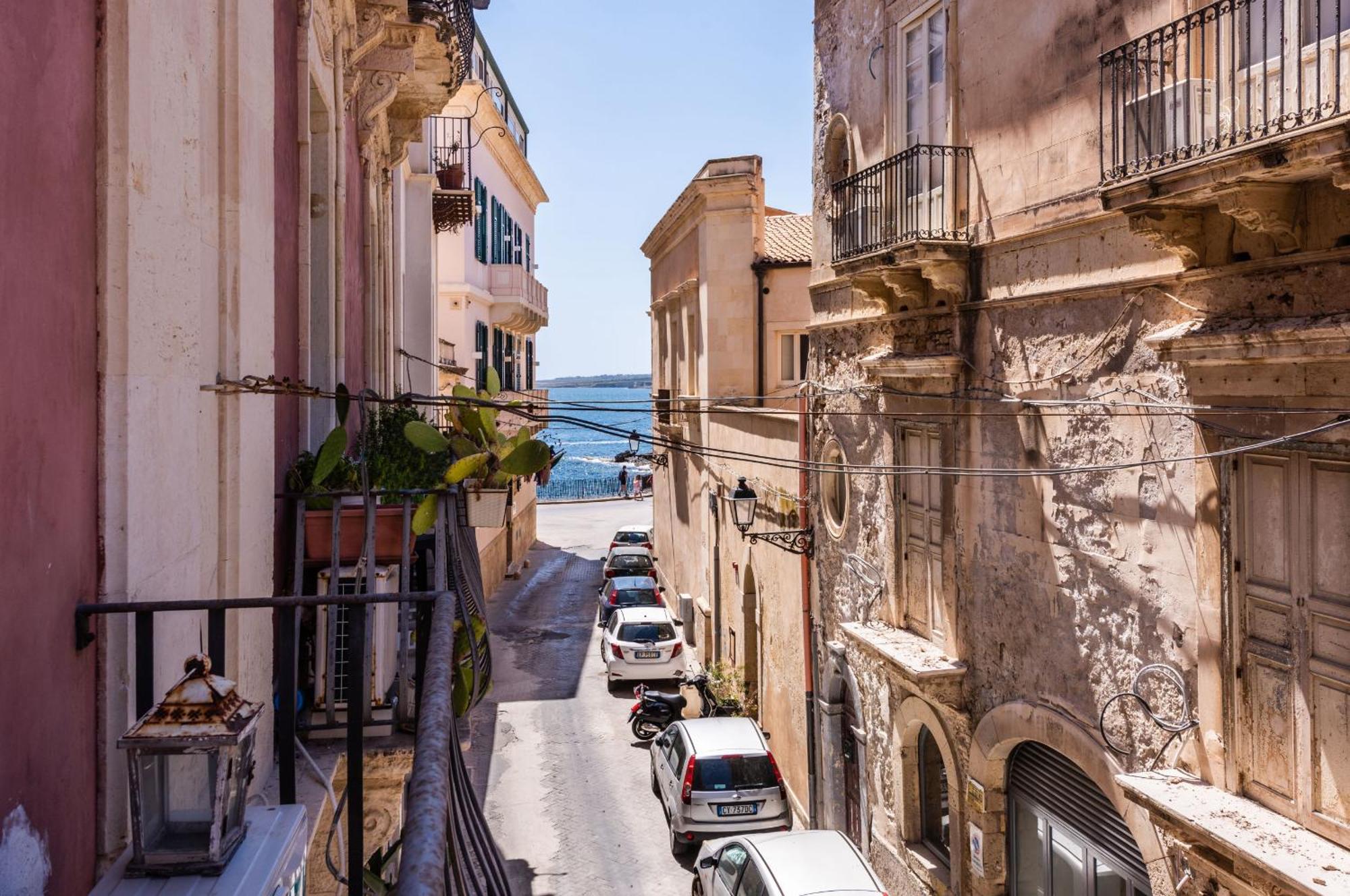 Palazzo Bozzanca Apartments By Wonderful Italy Syracuse Exterior photo