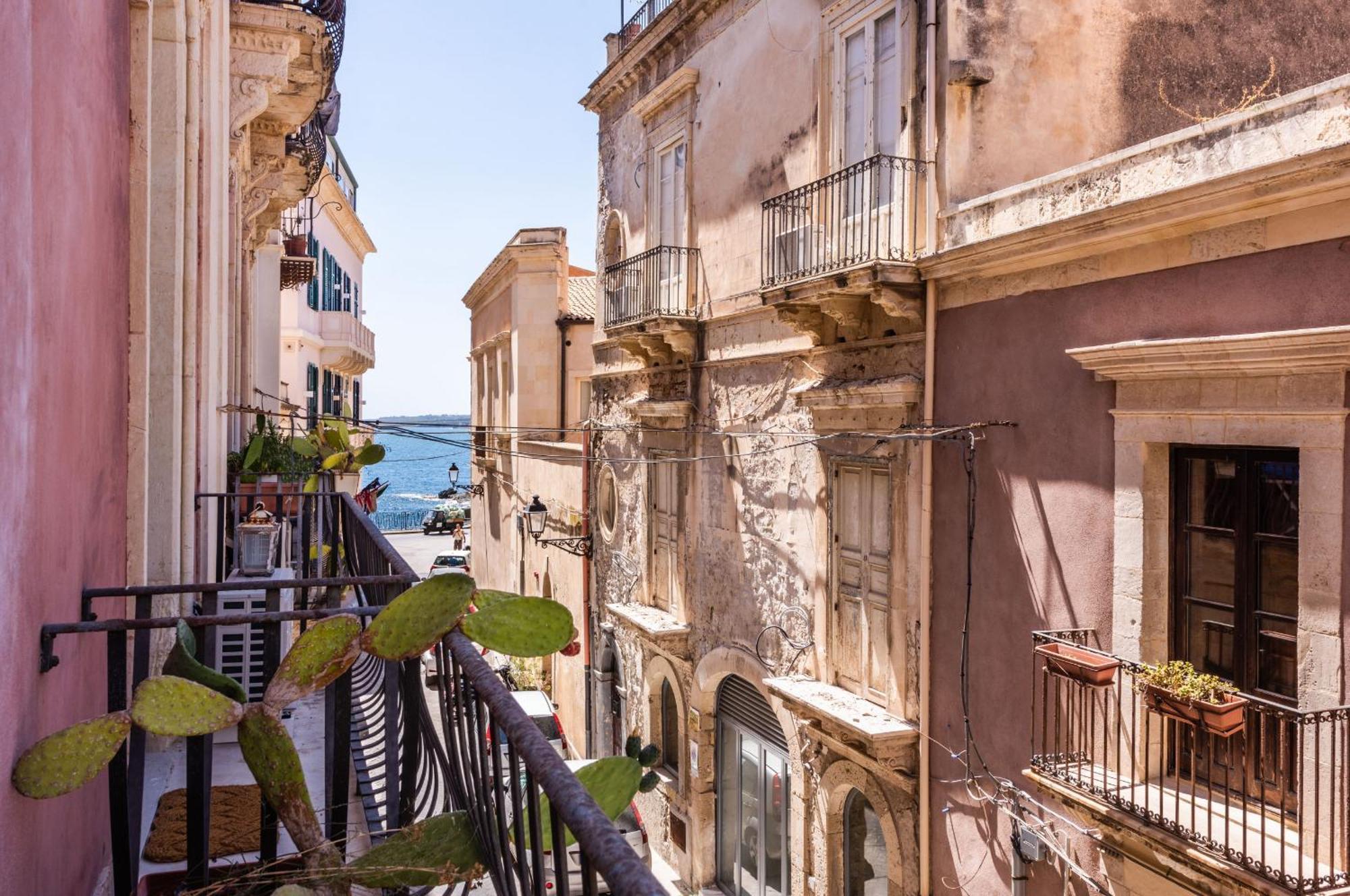 Palazzo Bozzanca Apartments By Wonderful Italy Syracuse Exterior photo